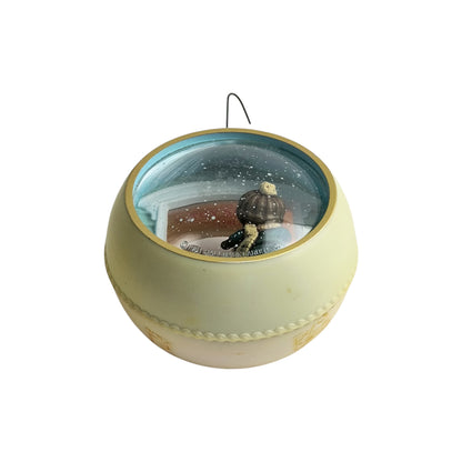 1981 Christmas Dreams (Peek-Thru-Ball) Hallmark Ornament QX437-5 Image3