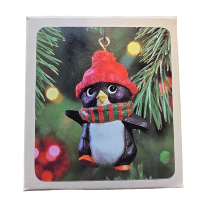 1981 Perky Penguin Hallmark Ornament (Penguins) QX4095 Image6