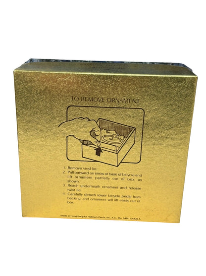 1982 Cycling Santa Hallmark Ornament (Santa Claus) QX4355