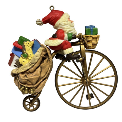 1982 Cycling Santa Hallmark Ornament (Santa Claus) QX4355