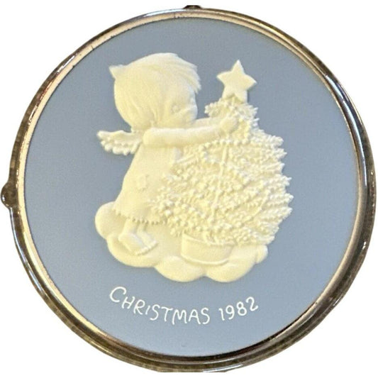 1982 Betsey Clark Hallmark Ornament (Cameo Ball) QX3056