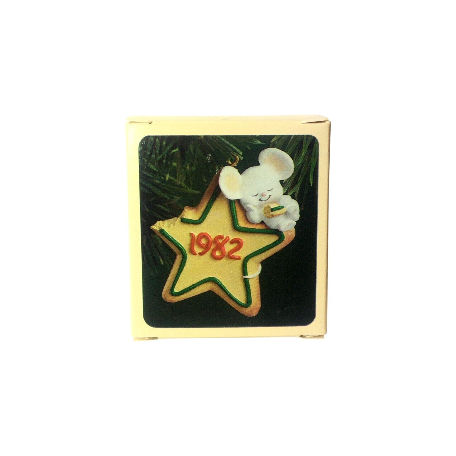 1982 Cookie Mouse Hallmark Ornament (Mouse) QX4546 Image2