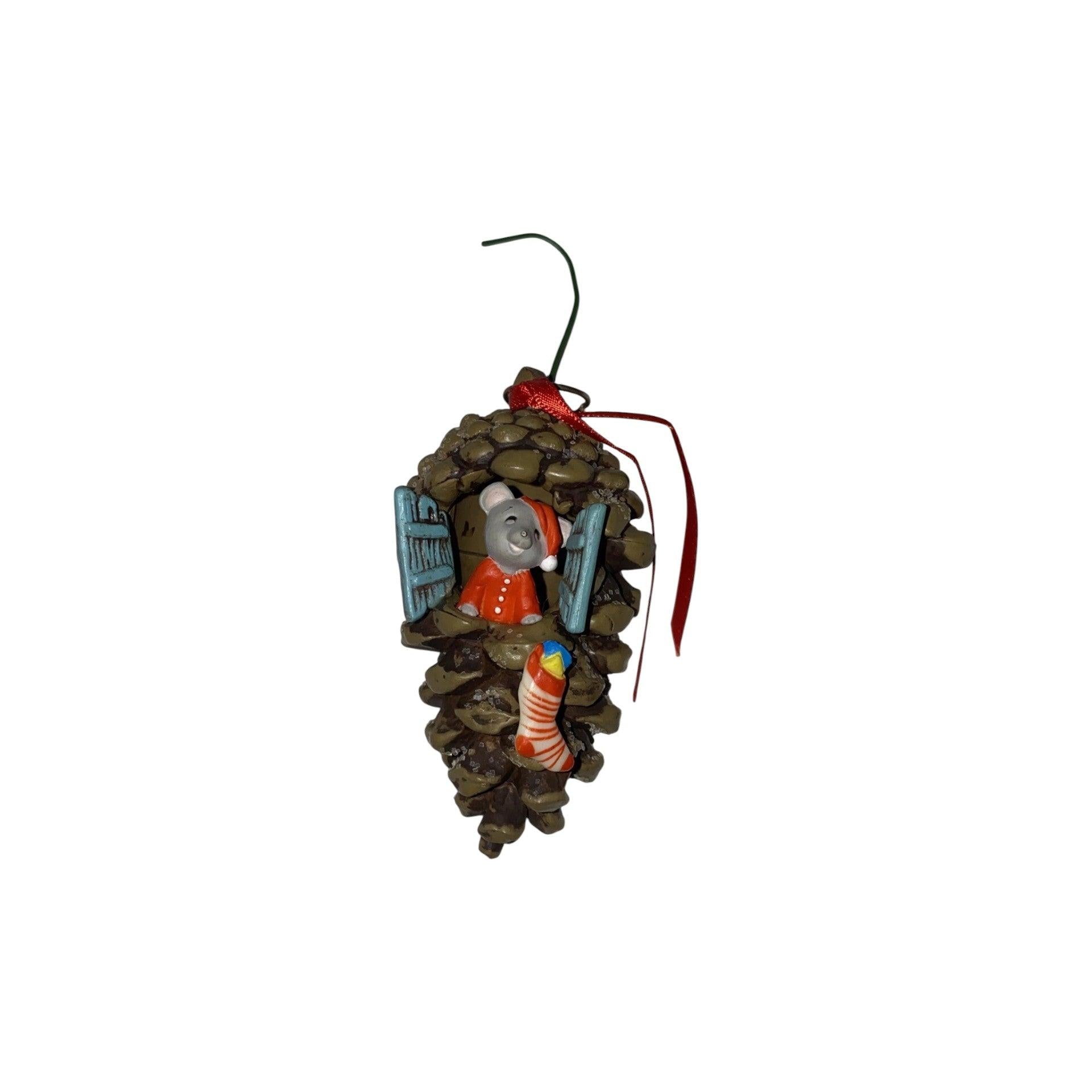 1982 Pinecone Home Hallmark Ornament (Mouse) QX4613 Image3