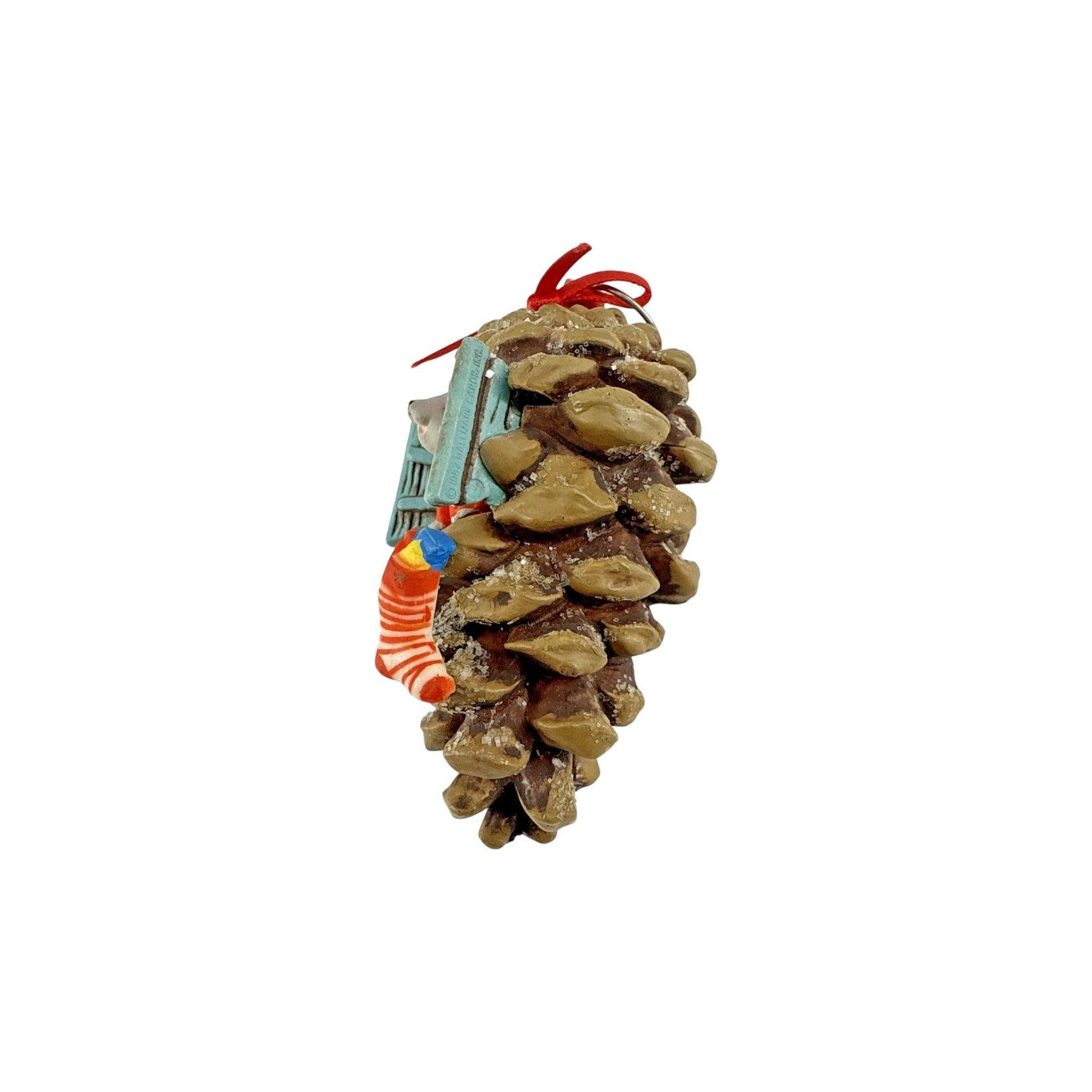 1982 Pinecone Home Hallmark Ornament (Mouse) QX4613 Image5