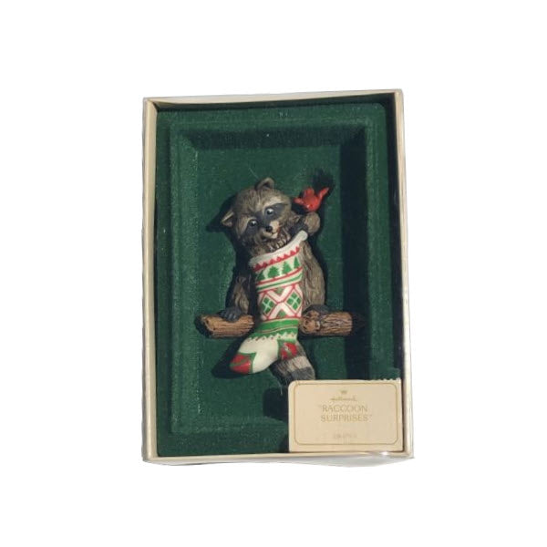 1982 Raccoon Surprise Hallmark Ornament (Raccoon) QX4793