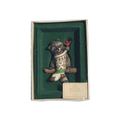 1982 Raccoon Surprise Hallmark Ornament (Raccoon) QX4793