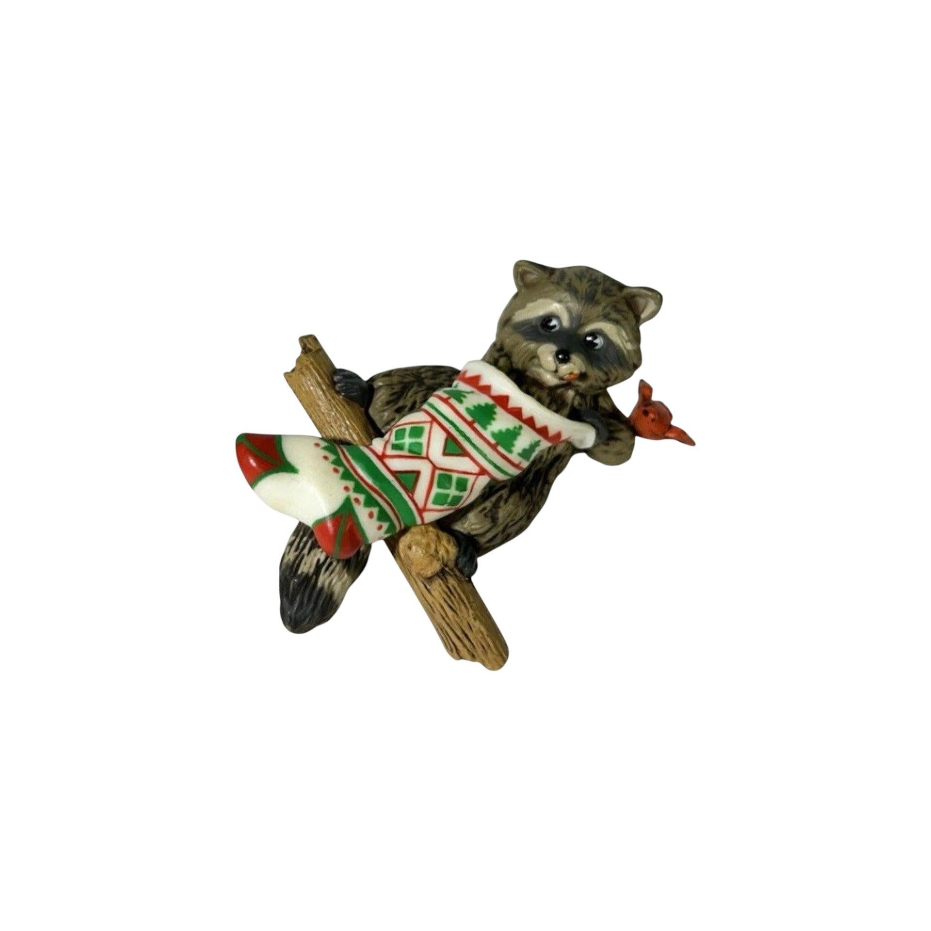 1982 Raccoon Surprise Hallmark Ornament (Raccoon) QX4793 Image3