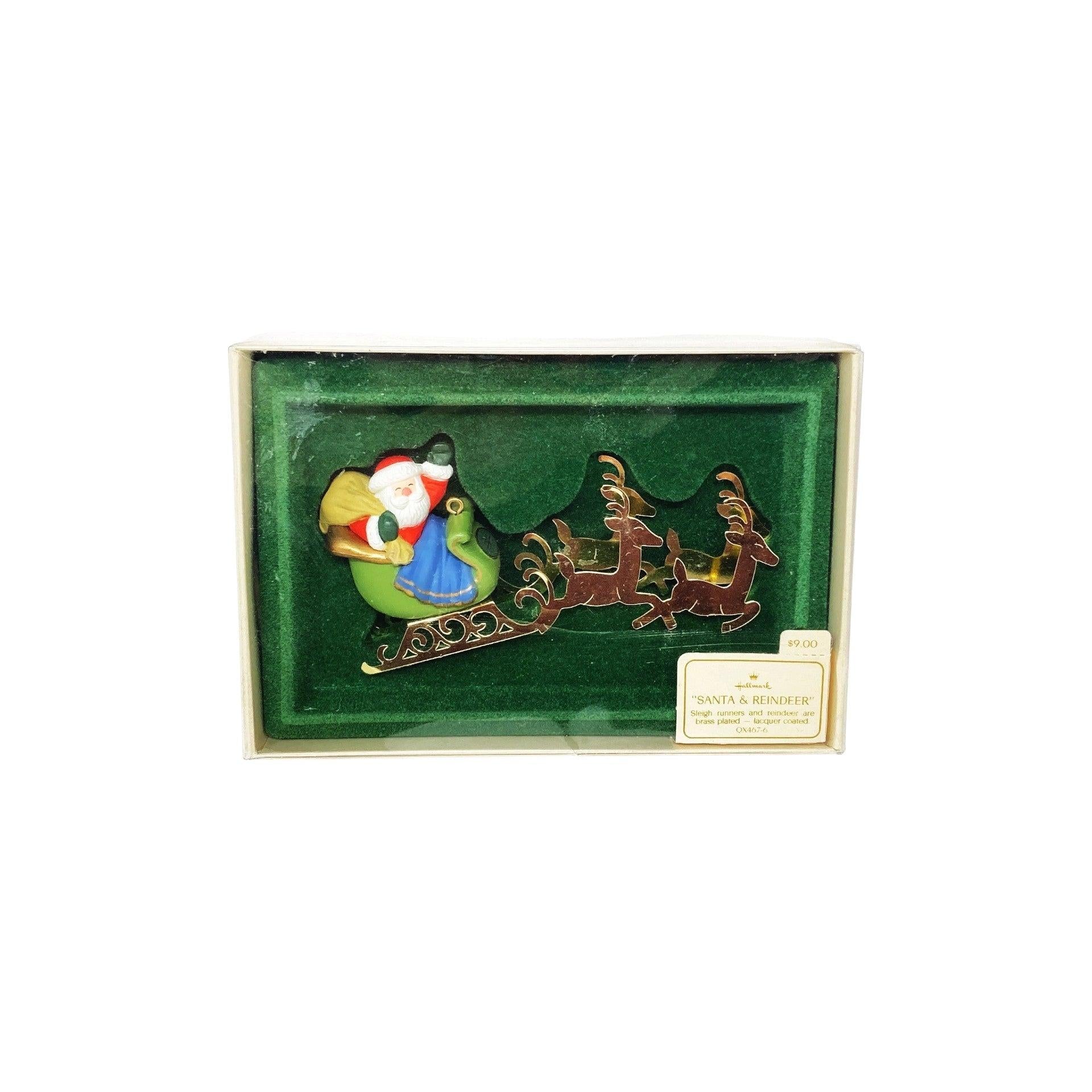 1982 Santa & Reindeer Hallmark Ornament (Santa Claus) QX4676 Image3