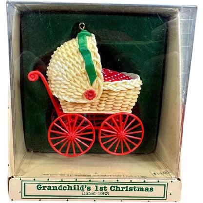 1983 GrandChild's 1st Christmas Hallmark Ornament (Baby's First Christmas) QX4309