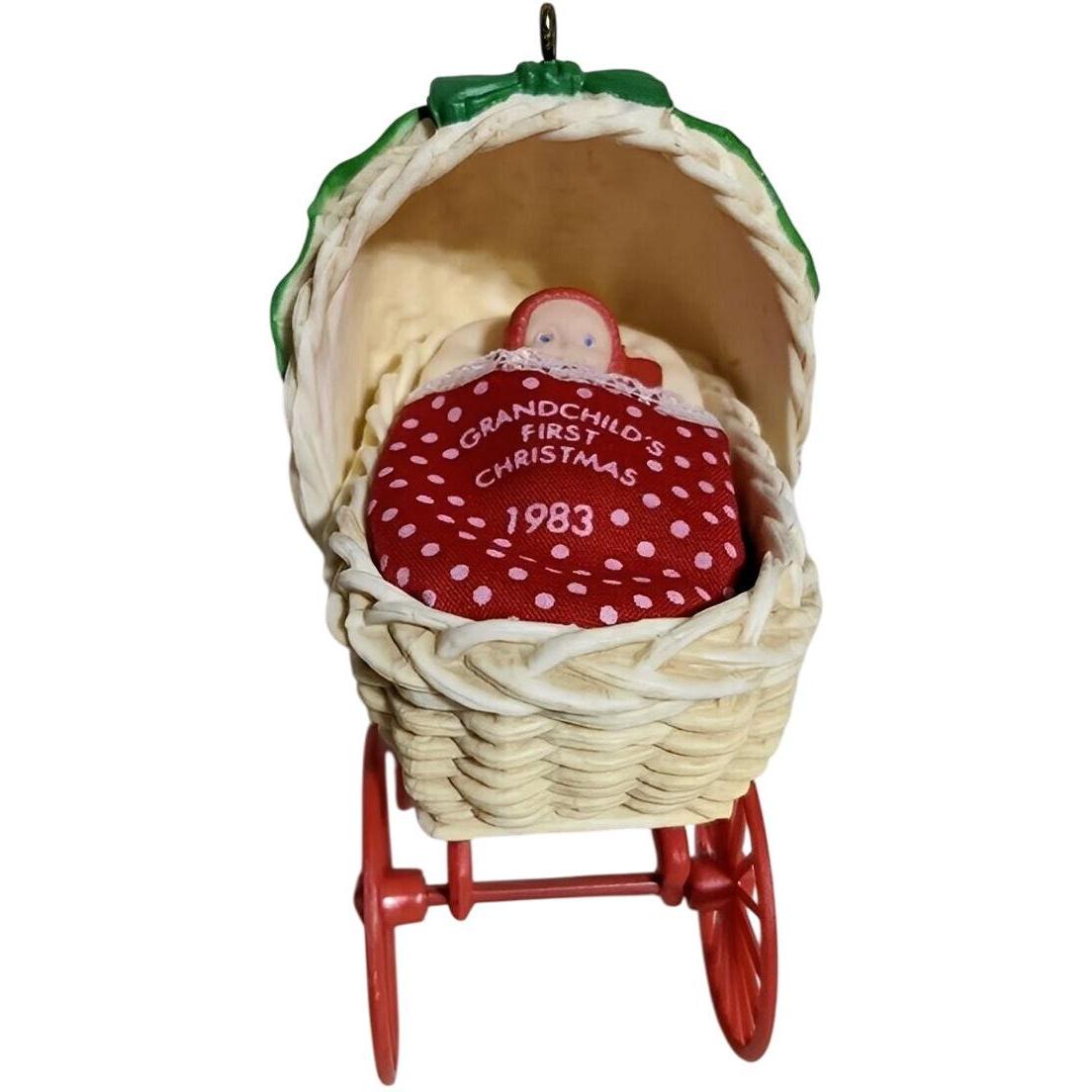 1983 GrandChild's 1st Christmas Hallmark Ornament (Baby's First Christmas) QX4309