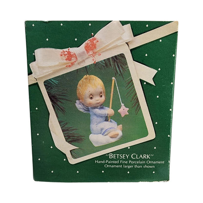 1983 Betsey Clark (Betsey Clark) Hallmark Ornament QX440-1 Image2