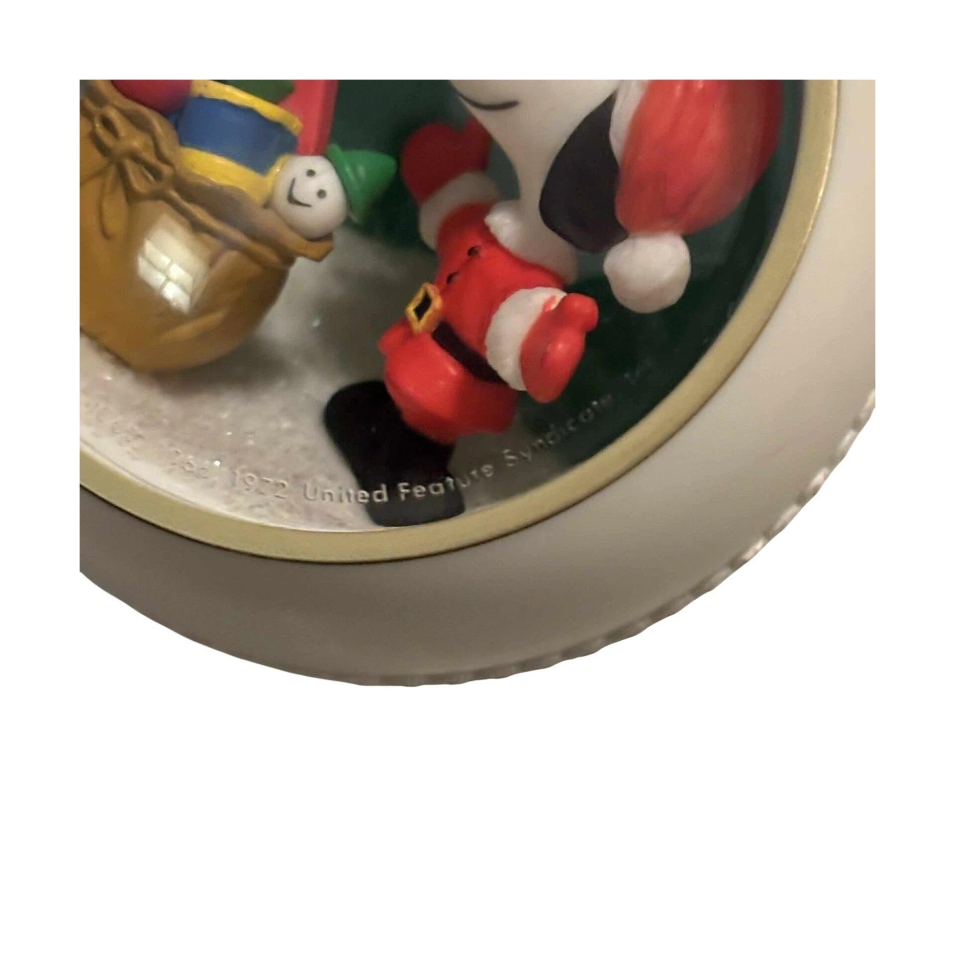1983 Santa Hallmark Ornament (Peanuts) QX4169 Image3