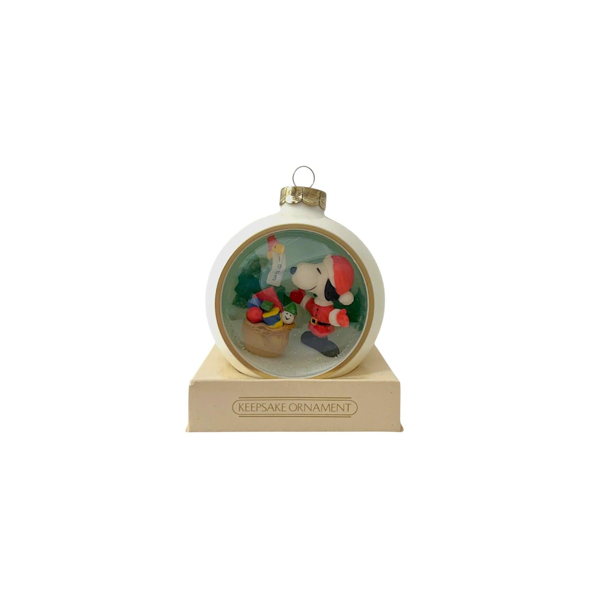 1983 Snoopy & Friends Hallmark Ornament (Panorama Ball 3rd Series) QX436-2 Image3