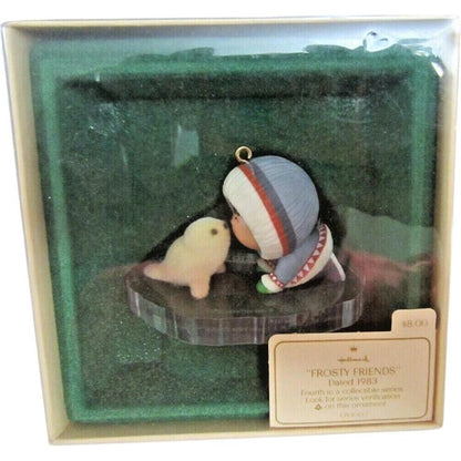 1983 White Seal Hallmark Ornament (Frosty Friends) qx4007