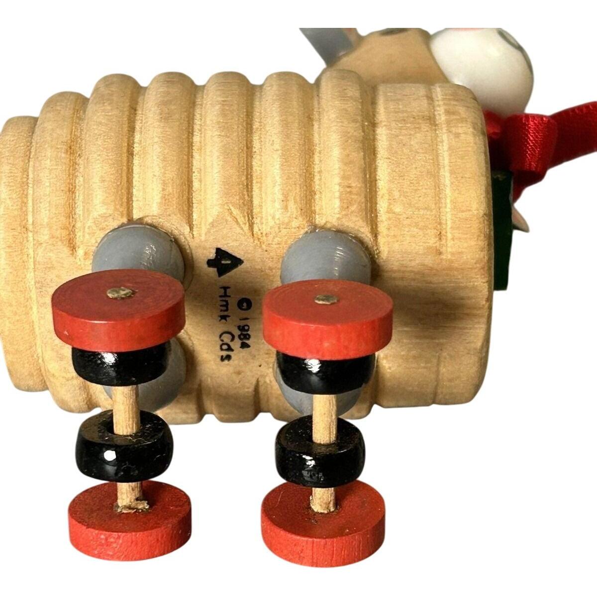 1984 Lamb Hallmark Ornament (Nostalgic Childhood) QX4394