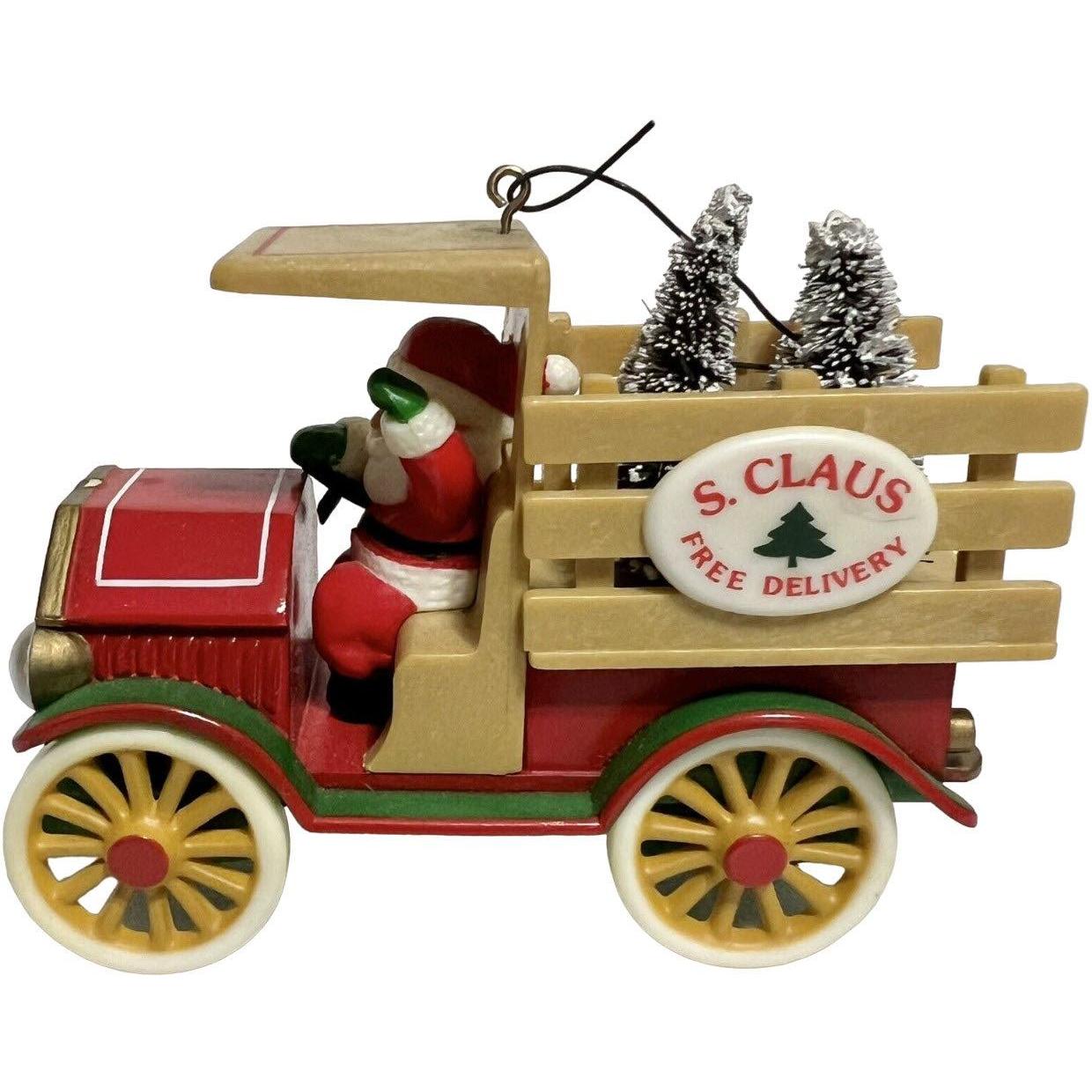 1984 Santa's Deliveries Hallmark Ornament (Here Comes Santa) QX4324