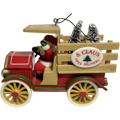 1984 Santa's Deliveries Hallmark Ornament (Here Comes Santa) QX4324