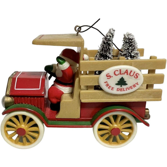 1984 Santa's Deliveries Hallmark Ornament (Here Comes Santa) QX4324