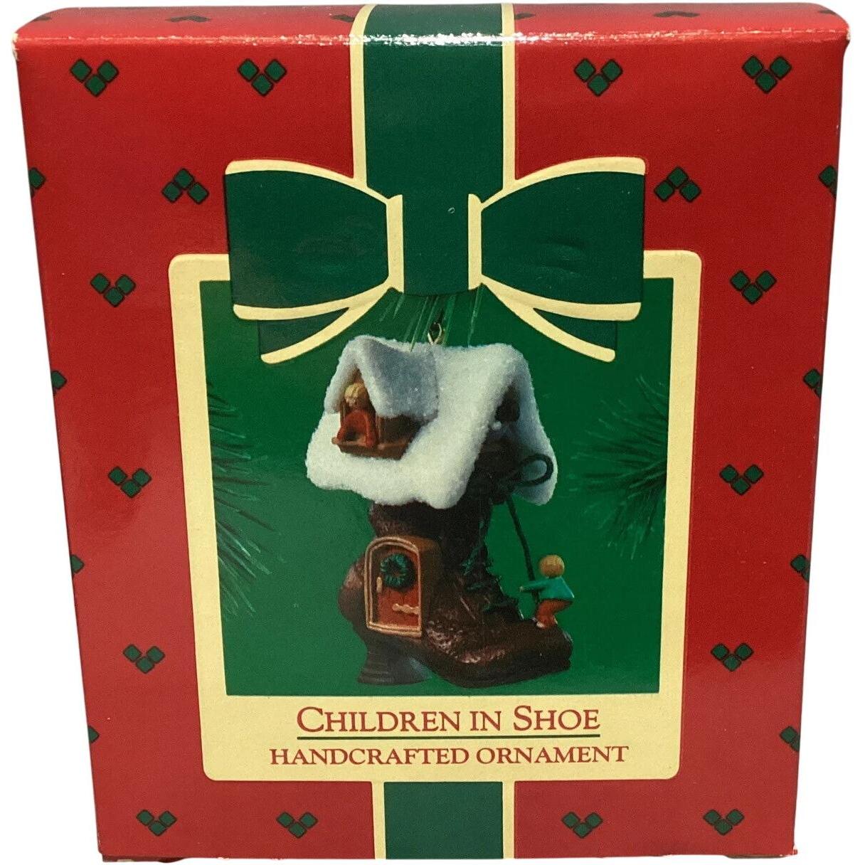 1985 Children in Shoe (Shoes)