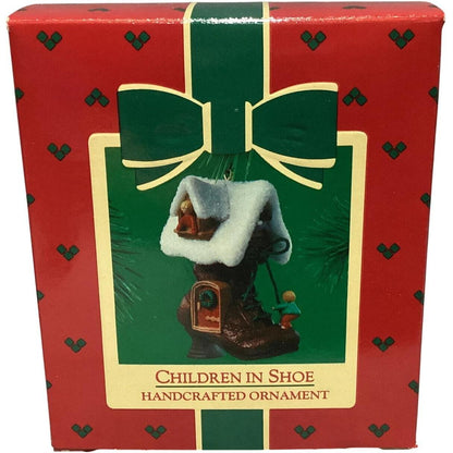 1985 Children in Shoe (Shoes)