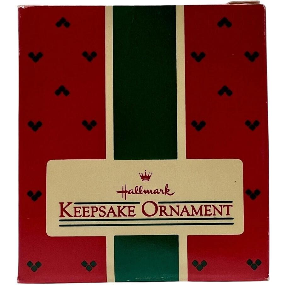 1985 Ice-Skating Owl (Bird)