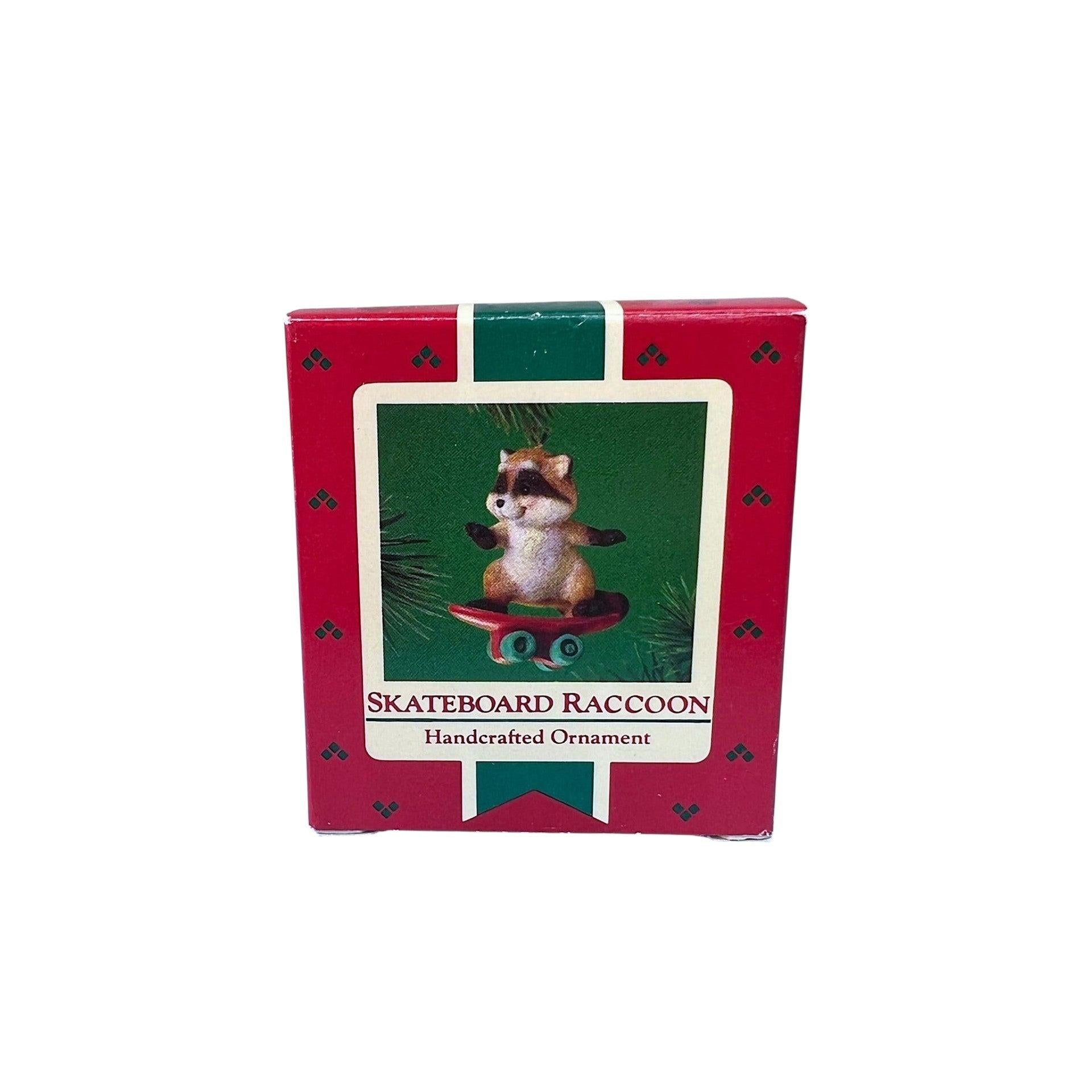 1985 Skateboard Raccoon Hallmark Ornament (Animal) QX4732 Image2
