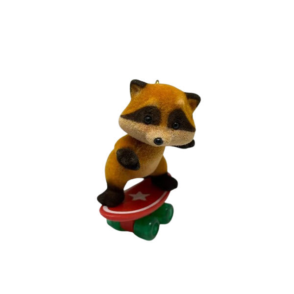 1985 Skateboard Raccoon (Animal)