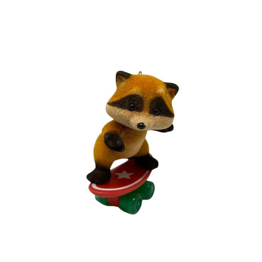 1985 Skateboard Raccoon (Animal)