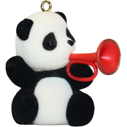 QX471-2 1985 Trumpet Panda (Animal) Image1
