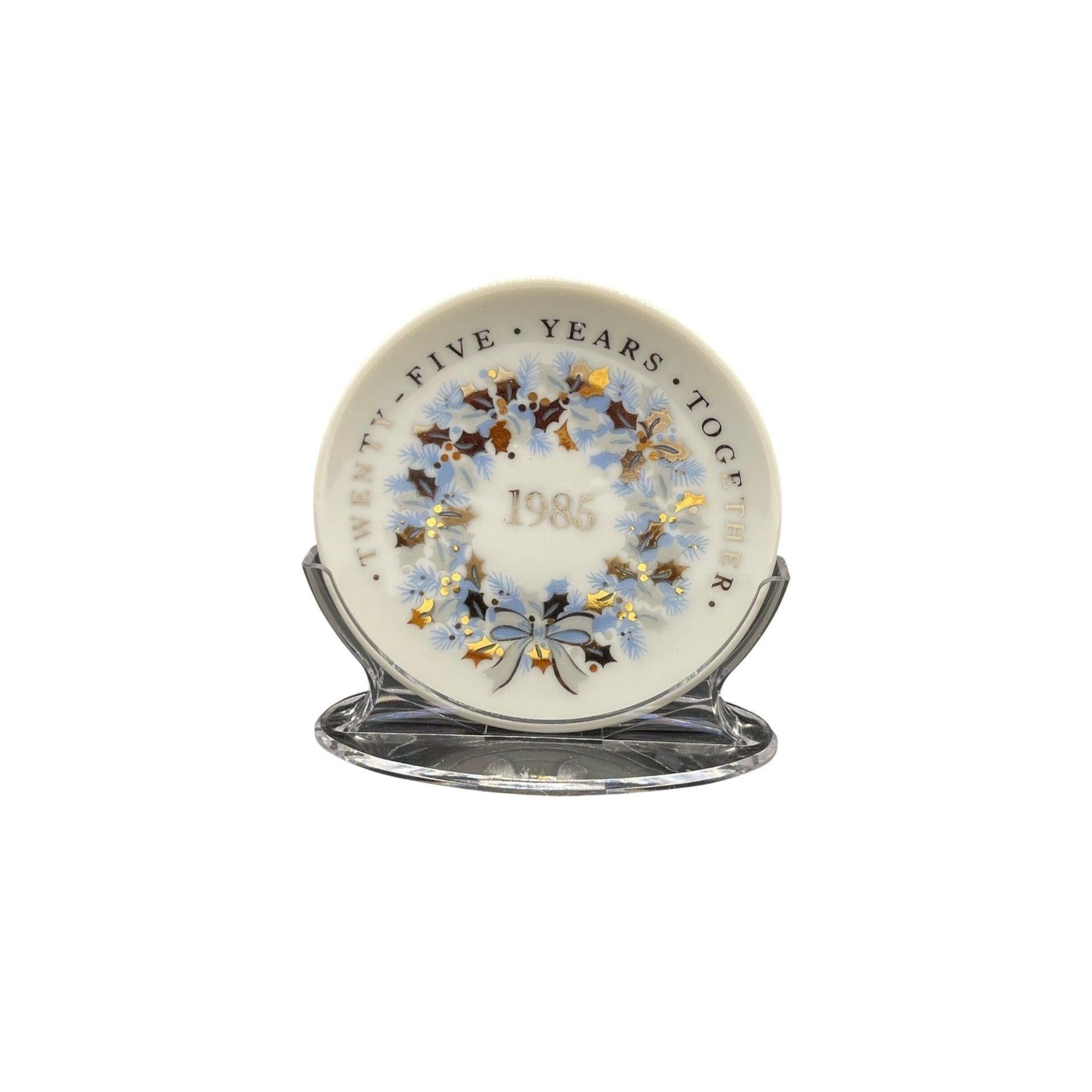 1985 Twenty-Five Years Together (Collector’s Plate) Hallmark Ornament QX500-5 Image1