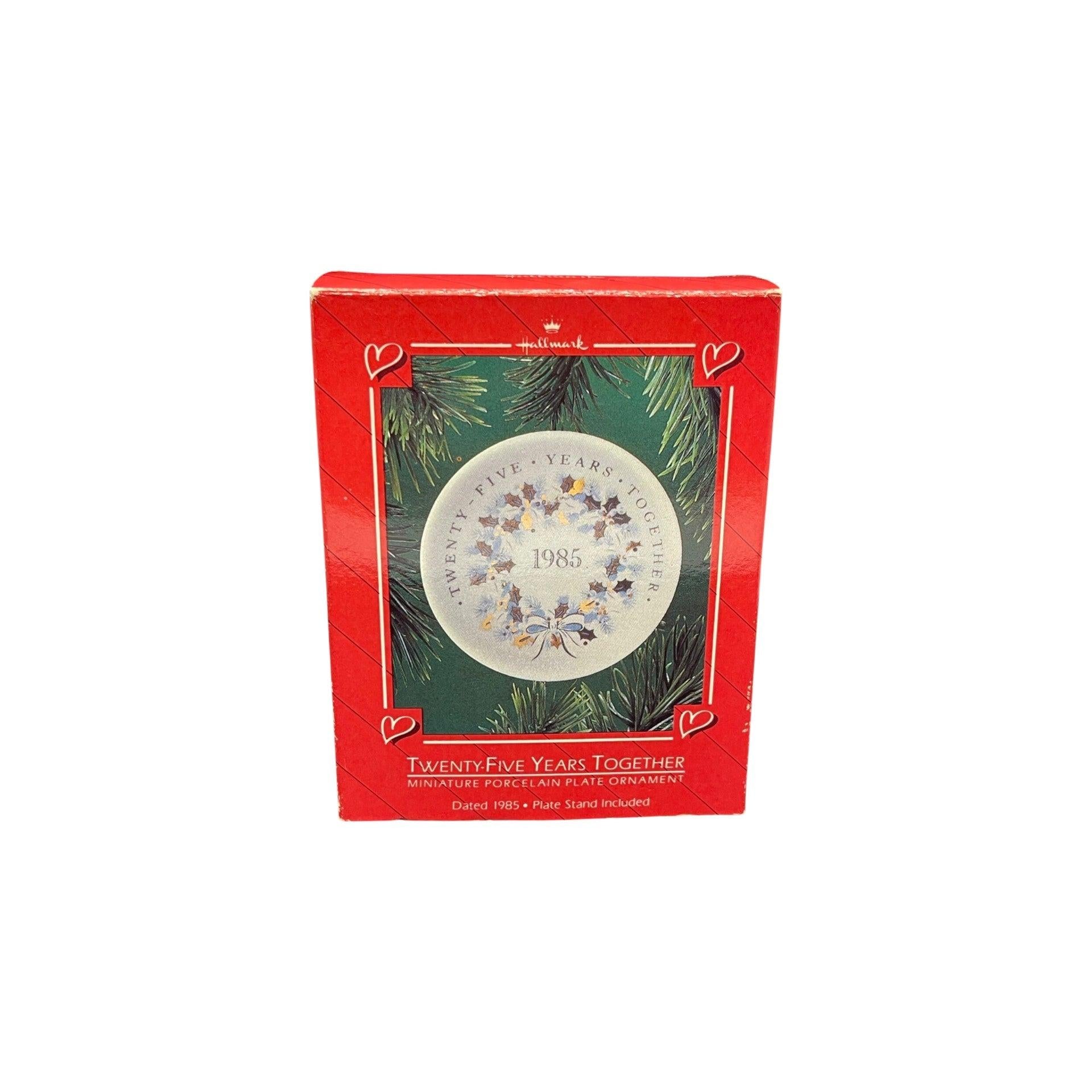 1985 Twenty-Five Years Together (Collector’s Plate) Hallmark Ornament QX500-5 Image2