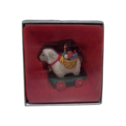 1986 Antique Pull Toy (Animal)