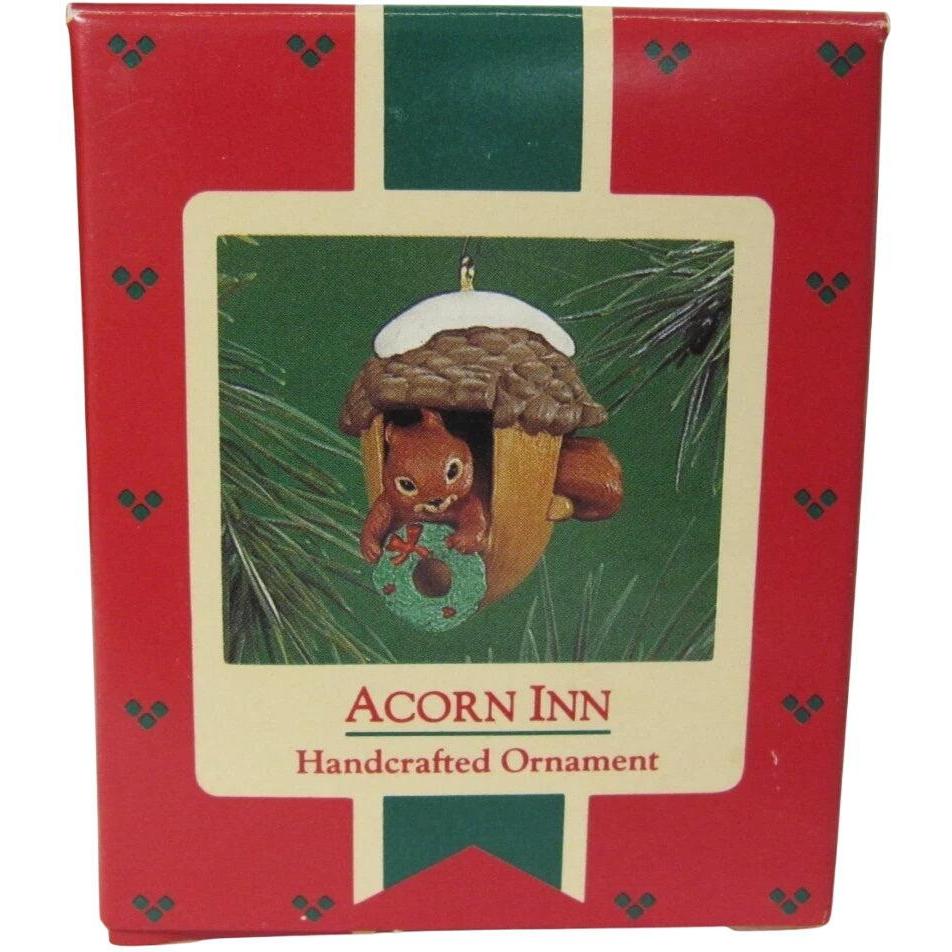 1986 Acorn Inn Hallmark Ornament (Animal) QX4243
