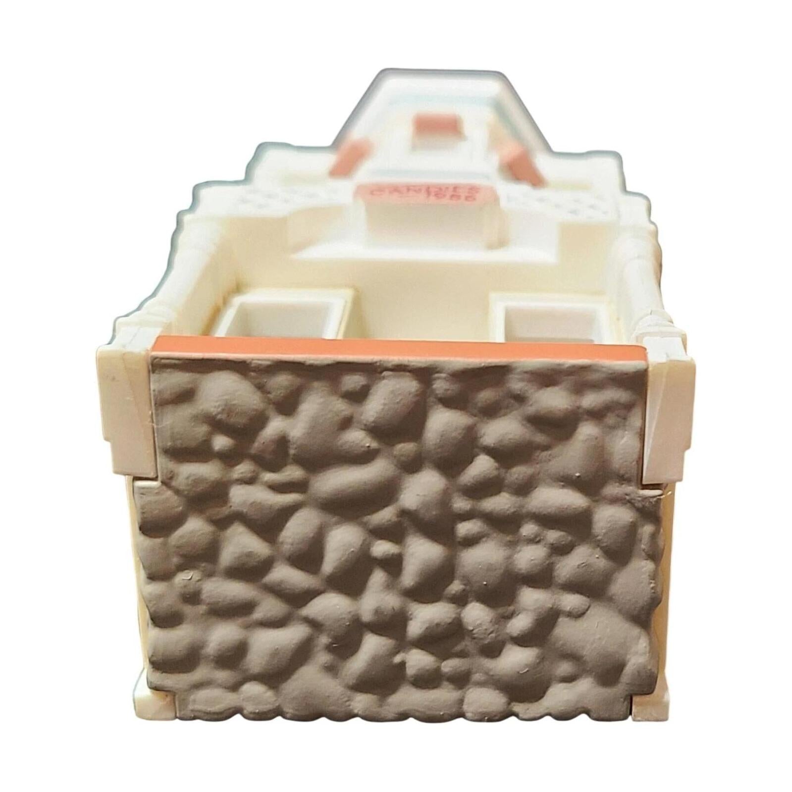 1986 Christmas Candy Shoppe Hallmark Ornament (Nostalgic Houses and Shops) QX4033 Image5