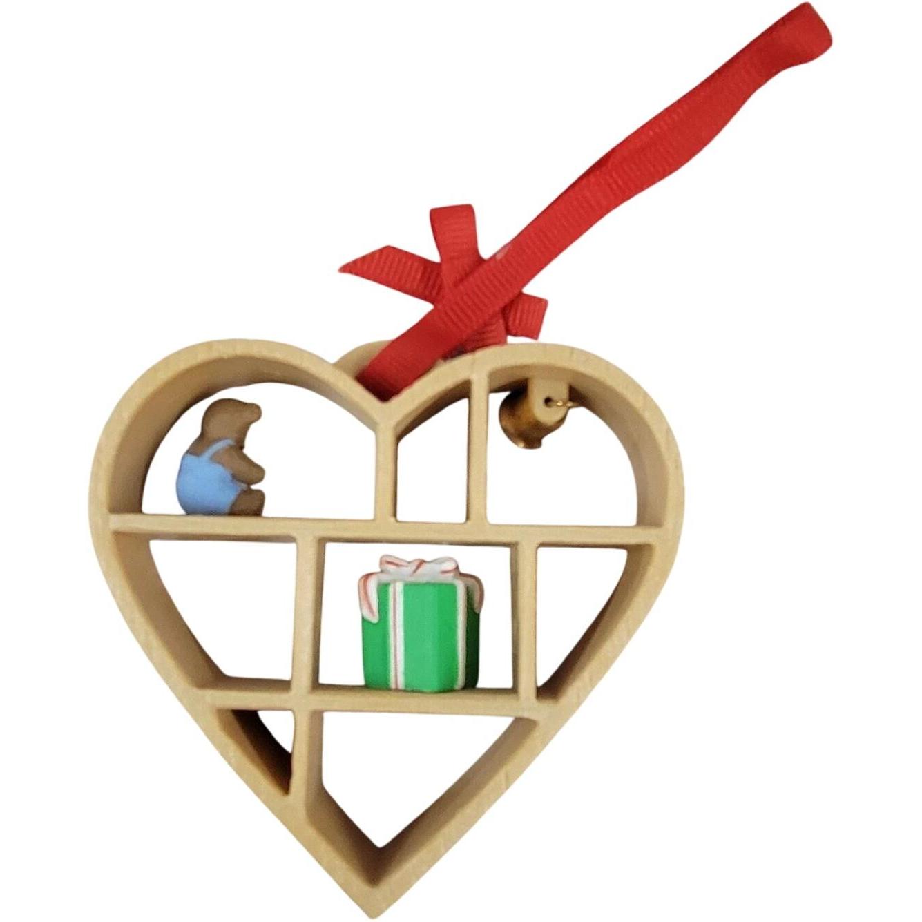 1986 Loving Hallmark Ornament (Heart) QX4093