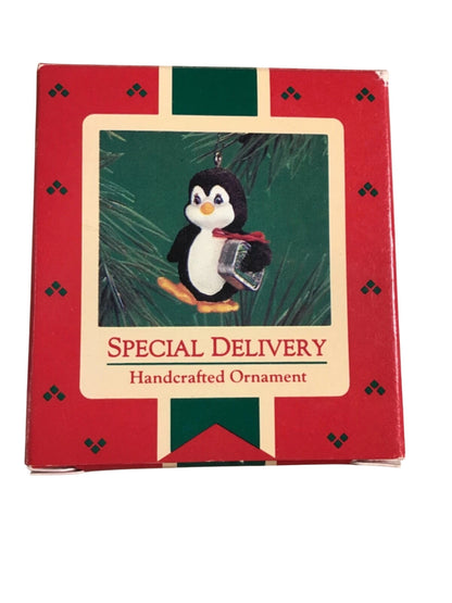 1986 Special Delivery Hallmark Ornament (Penguins) QX4156