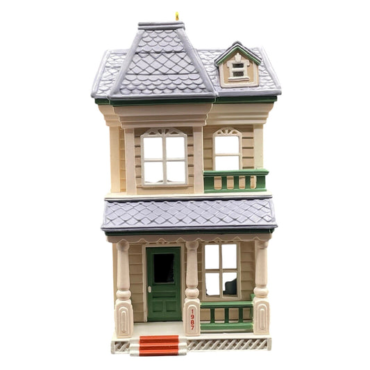1987 House on Main St. Hallmark Ornament (Nostalgic Houses and Shops) QX4839