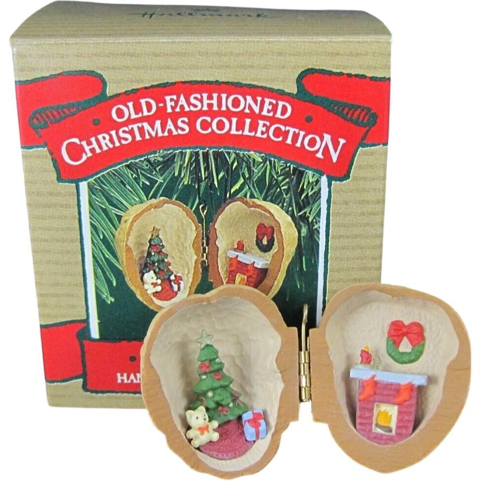 1987 In a Nutshell Hallmark Ornament (In a Nutshell) QX4697