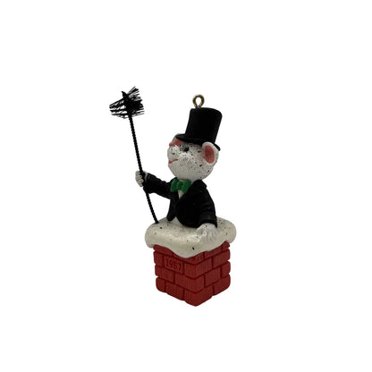 1987 Wee Chimney Sweep Hallmark Ornament (Mouse) QX4519