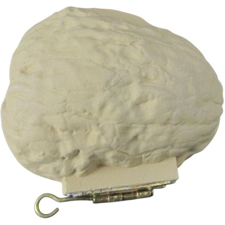 1987 In a Nutshell Hallmark Ornament (In a Nutshell) QX4697