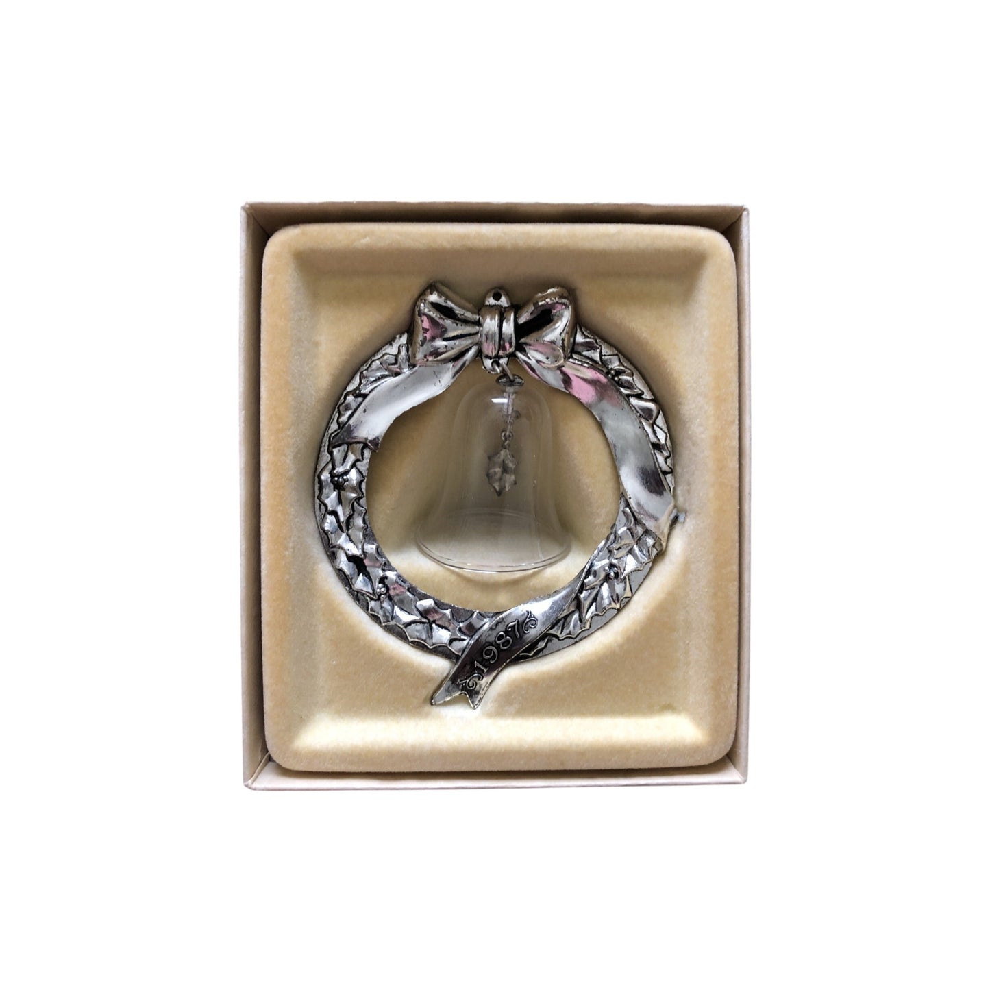 1987 Lead Crystal Bell in Silver-Plated Wreath (Holiday Heirloom) Hallmark Ornament QX485-7 Image4
