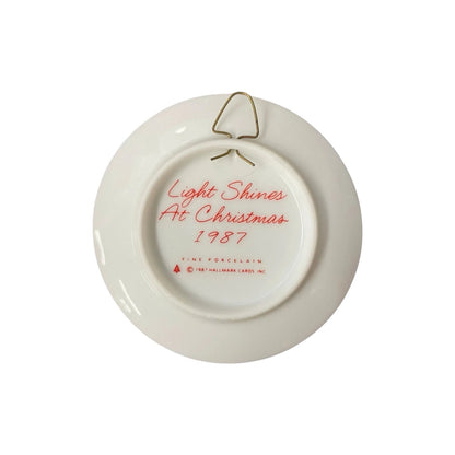 1987 Light Shines at Christmas (Collector's Plate)
