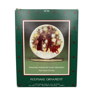 1987 Light Shines at Christmas (Collector's Plate)