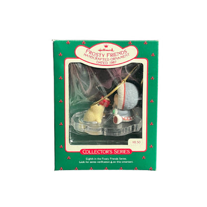 1987 Seal with Gift Hallmark Ornament (Frosty Friends) QX4409
