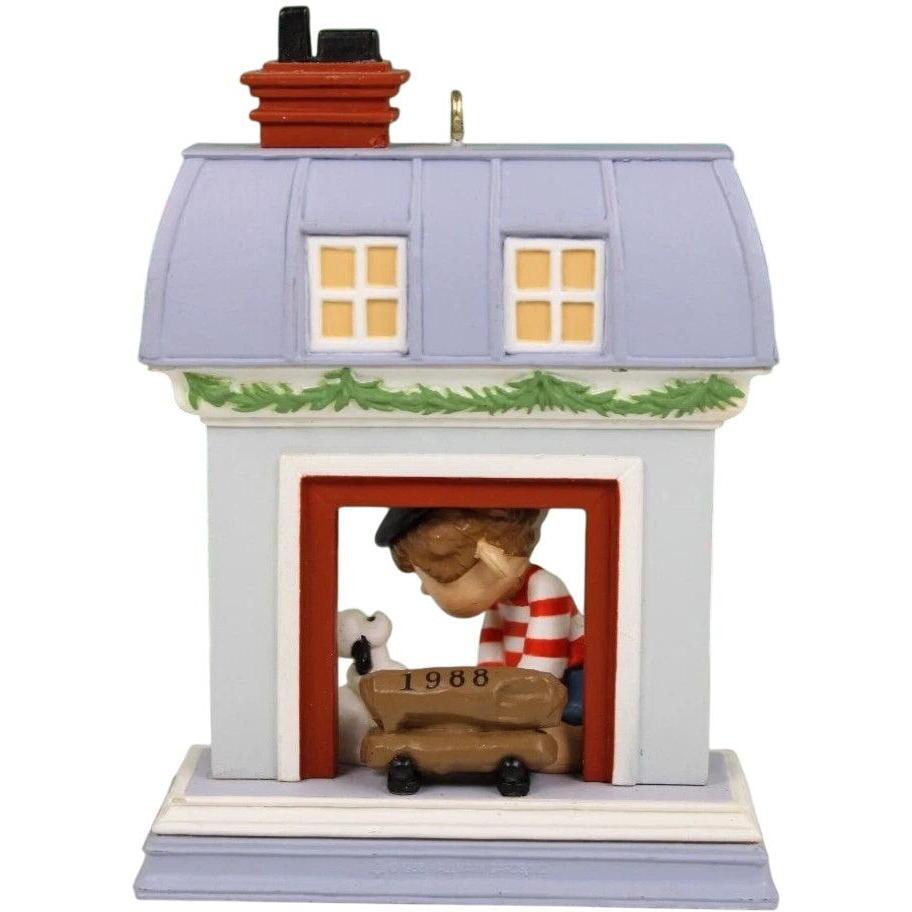 1988 Joyeaux Noel Hallmark Ornament (Windows of the World) QX4021