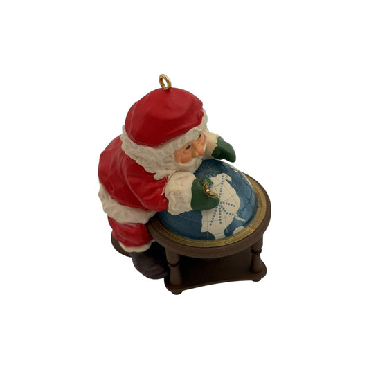 1988 Circling the Globe Hallmark Ornament (Santa Claus) QLX7124 Image1