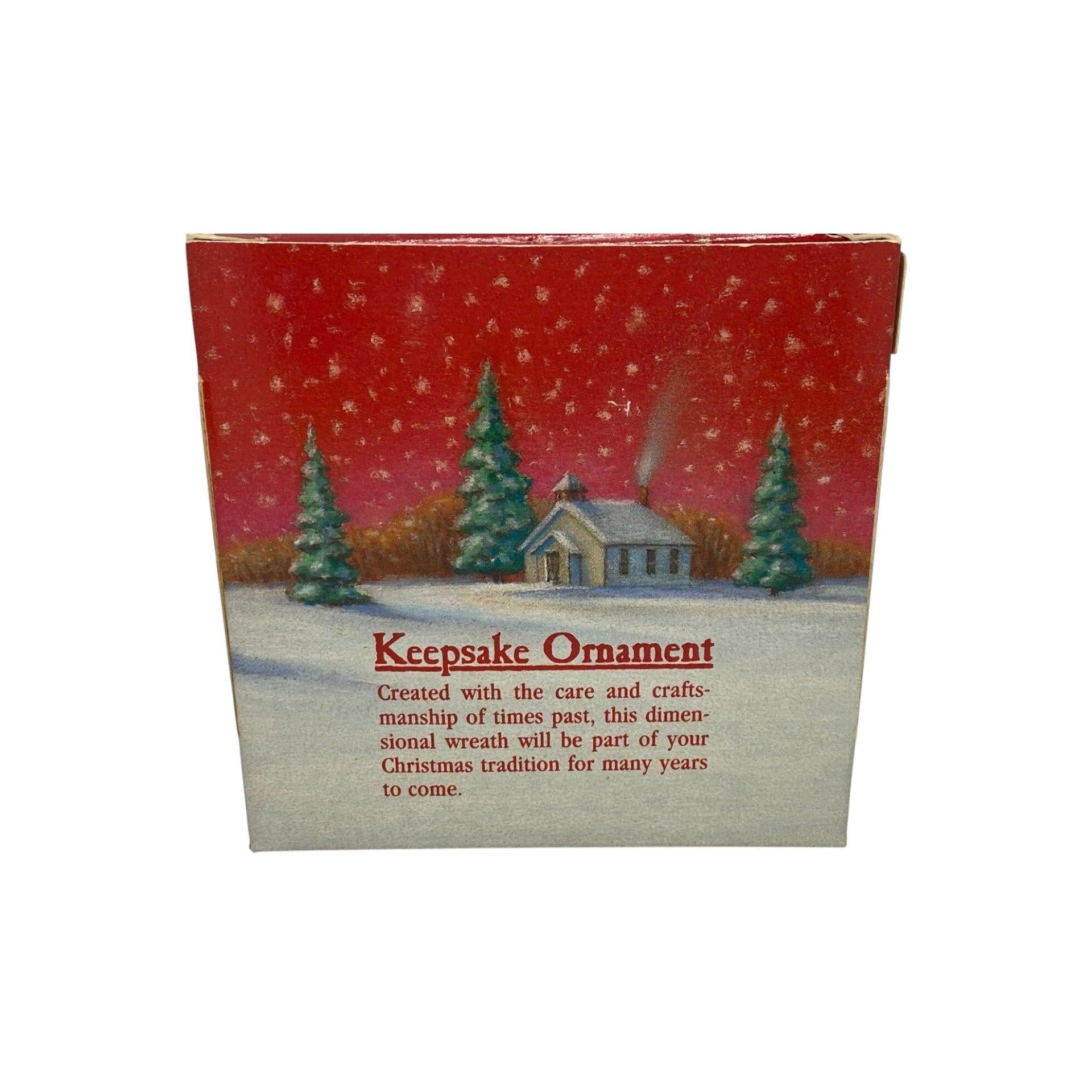 1988 Glowing Wreath (Wreath) Hallmark Ornament QX492-1 Image4