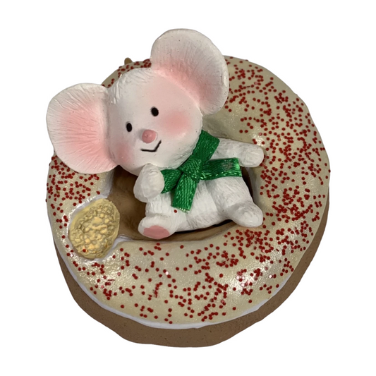 1988 Midnight Snack Hallmark Ornament (Mouse) QX4104 Image1