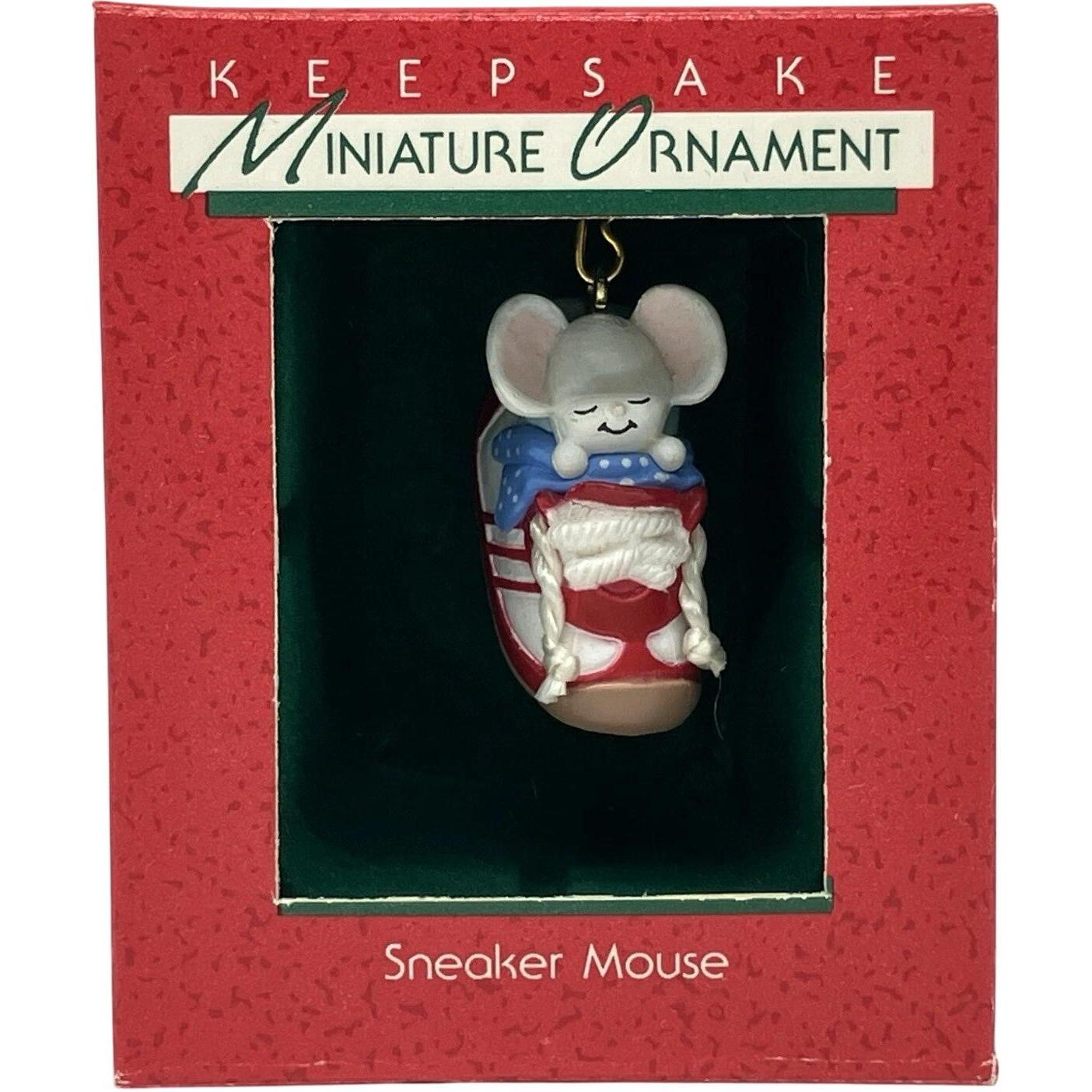 1988 Sneaker Mouse Hallmark Ornament (Mouse) QXM5711