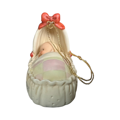 1989 "Baby's 1st Christmas" Sixth in the " Baby's 1st Christmas" Series (Baby's First Christmas)